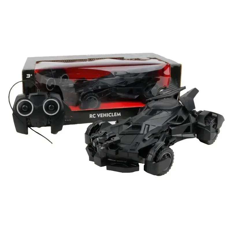 Remote Control Car - 純正泰興2.4G四方向落下耐性バットチャリオット子供用ロボットリモコンモデルおもちゃスポーツカーギフトカーバットモービル