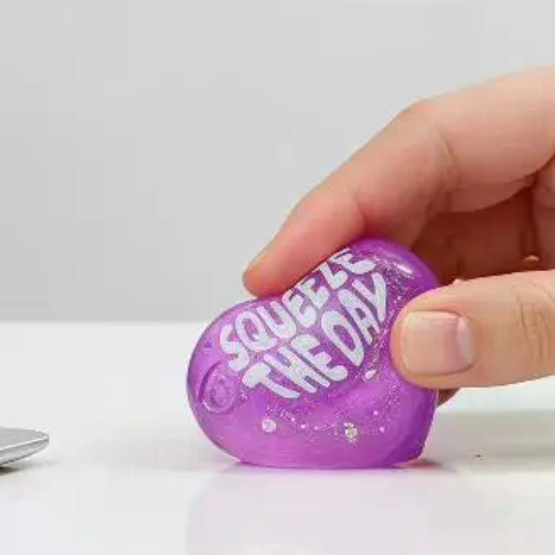 グリッターハート型スクイーズ玩具、ポジティブな言葉が印刷され - Kids Toys Quotes のレビューと価格